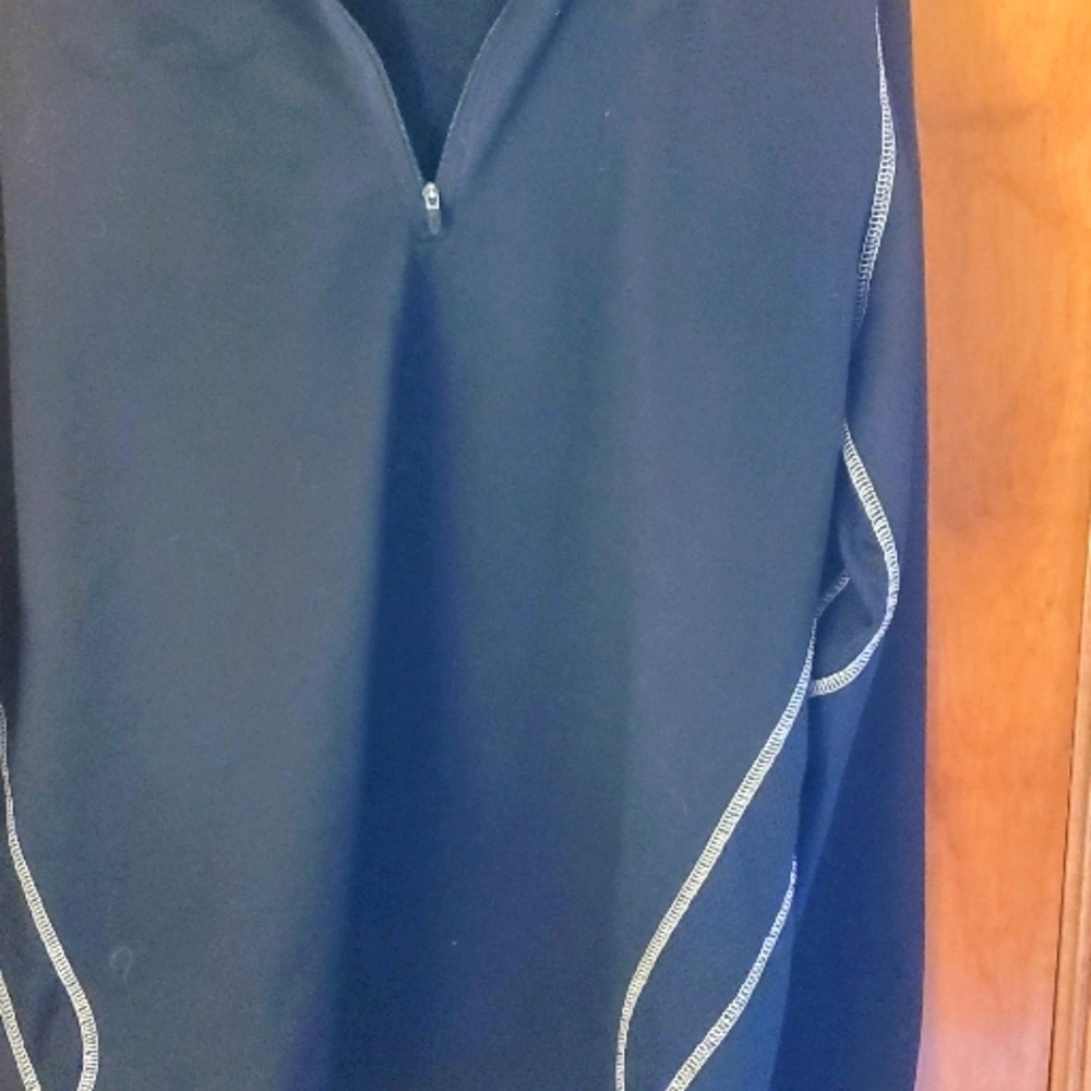 EUC NIKE Therma fit Pullover